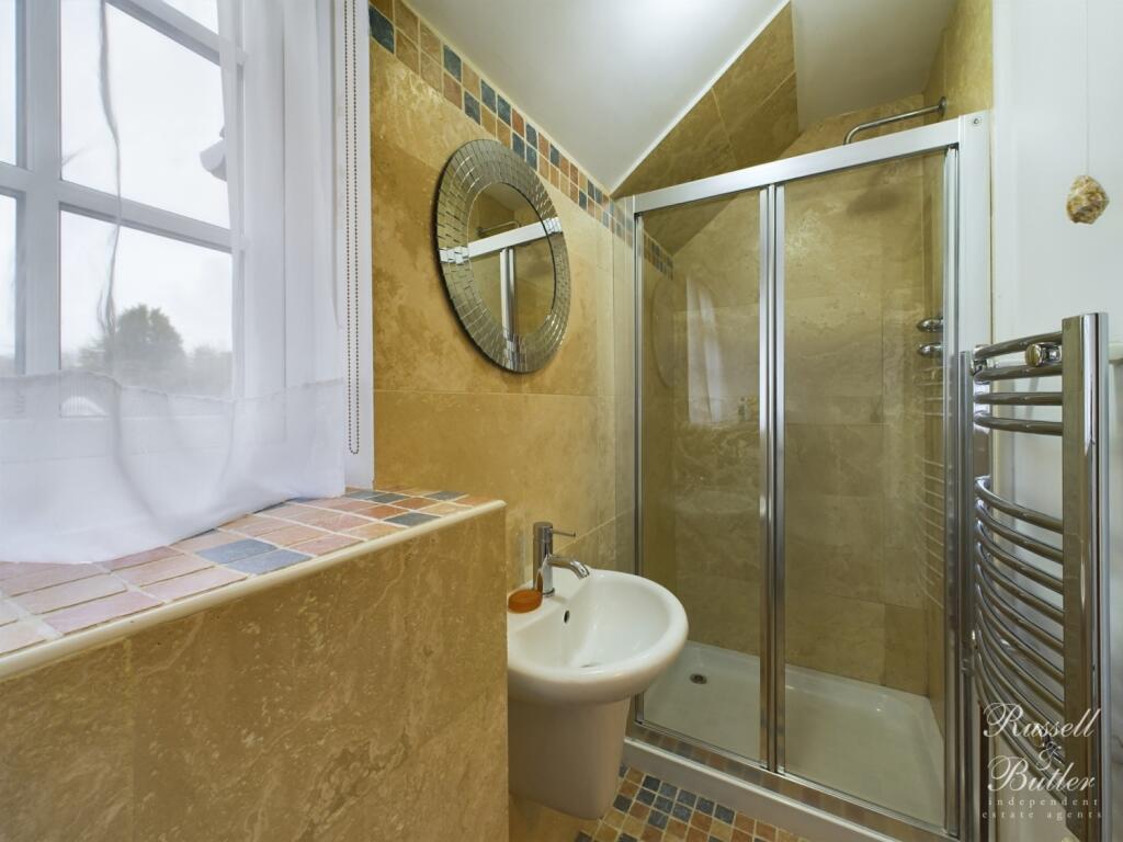 CAM02127G0-PR0228-STILL035