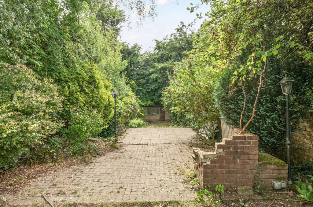 1327549-4-68873ae...