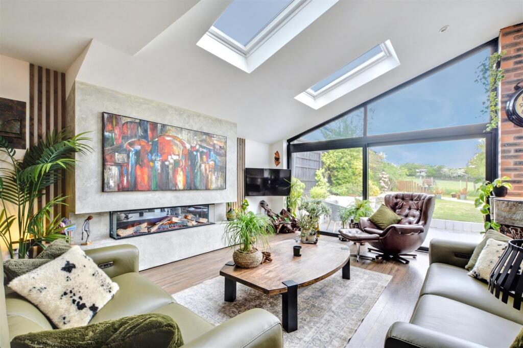 LIVING FAMILY DINING KITCHEN