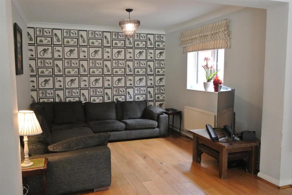 Living Area.JPG