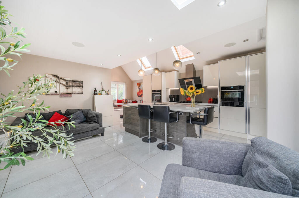 1331965-7-6888ecd...