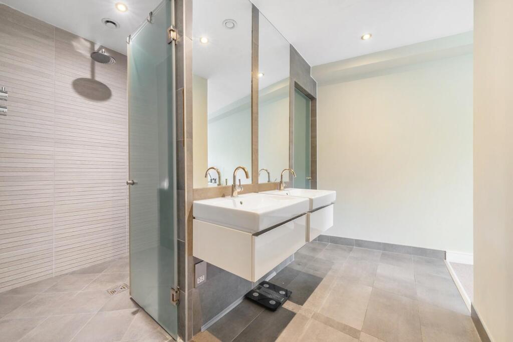 Principal ensuite.JPG