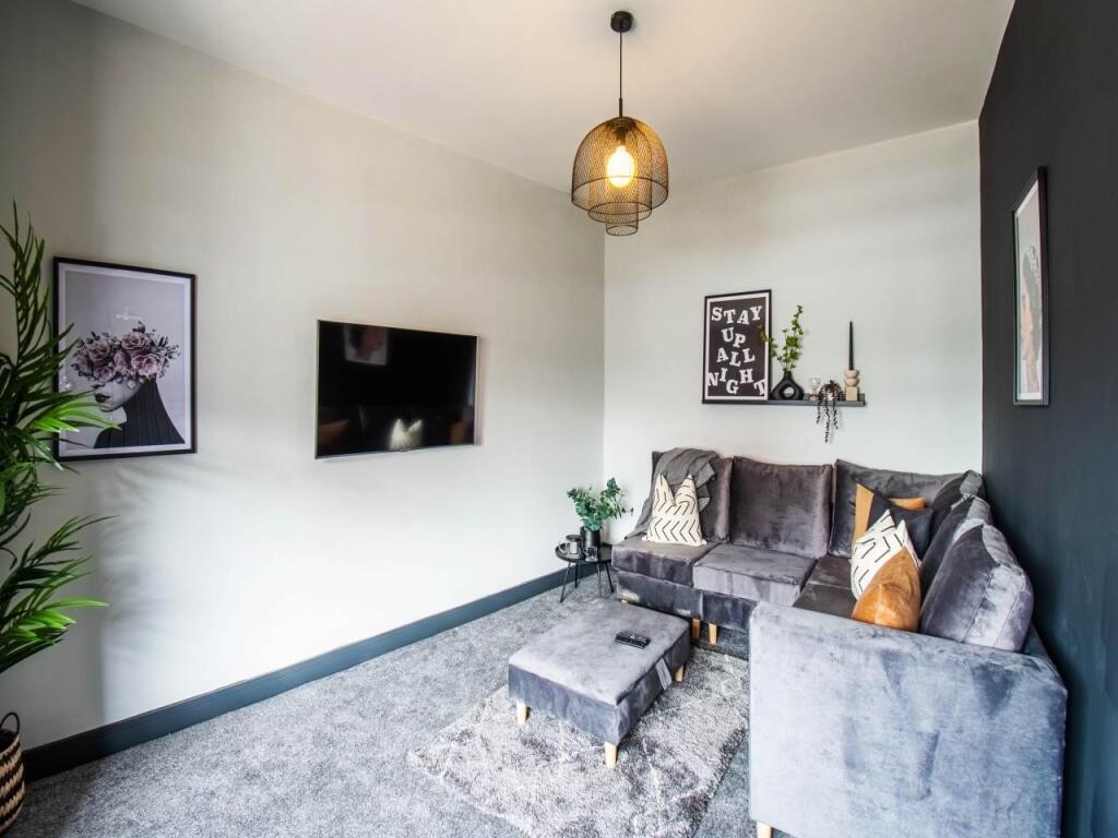 1 Highfield Avenue L