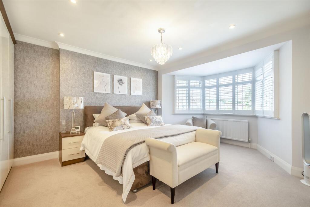 8657816-interior18.jpg