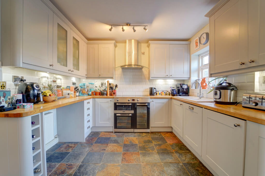 Kitchen 1