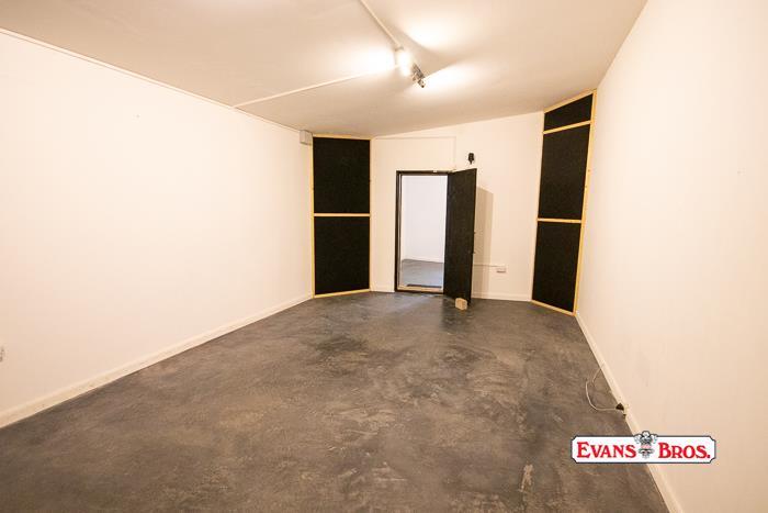 ROOM 1