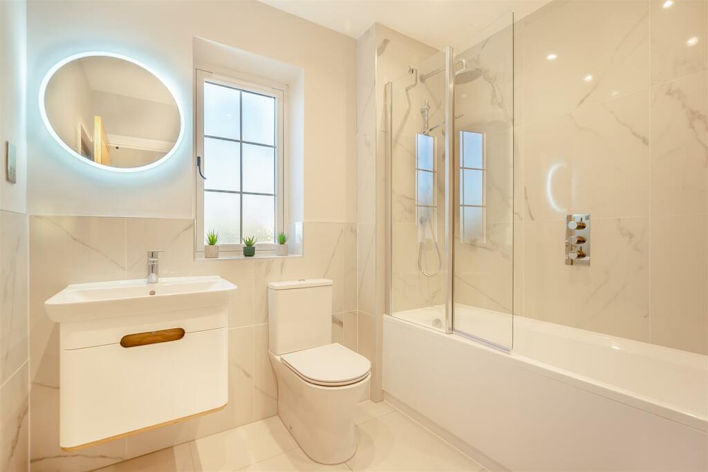 8581130-interior12.jpg