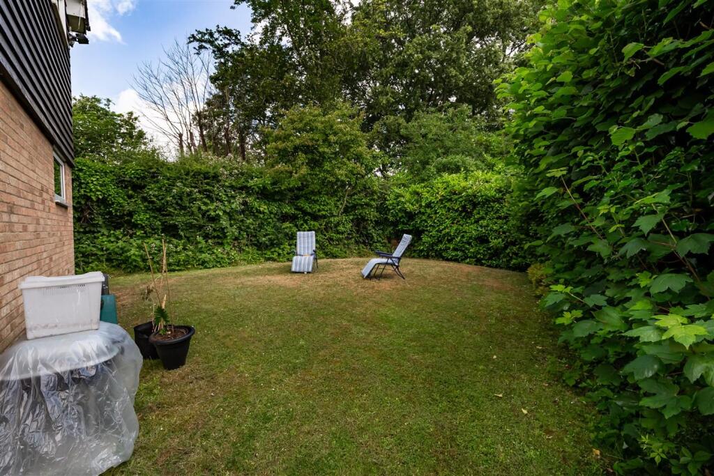 9 Coniston Court   (19).jpg