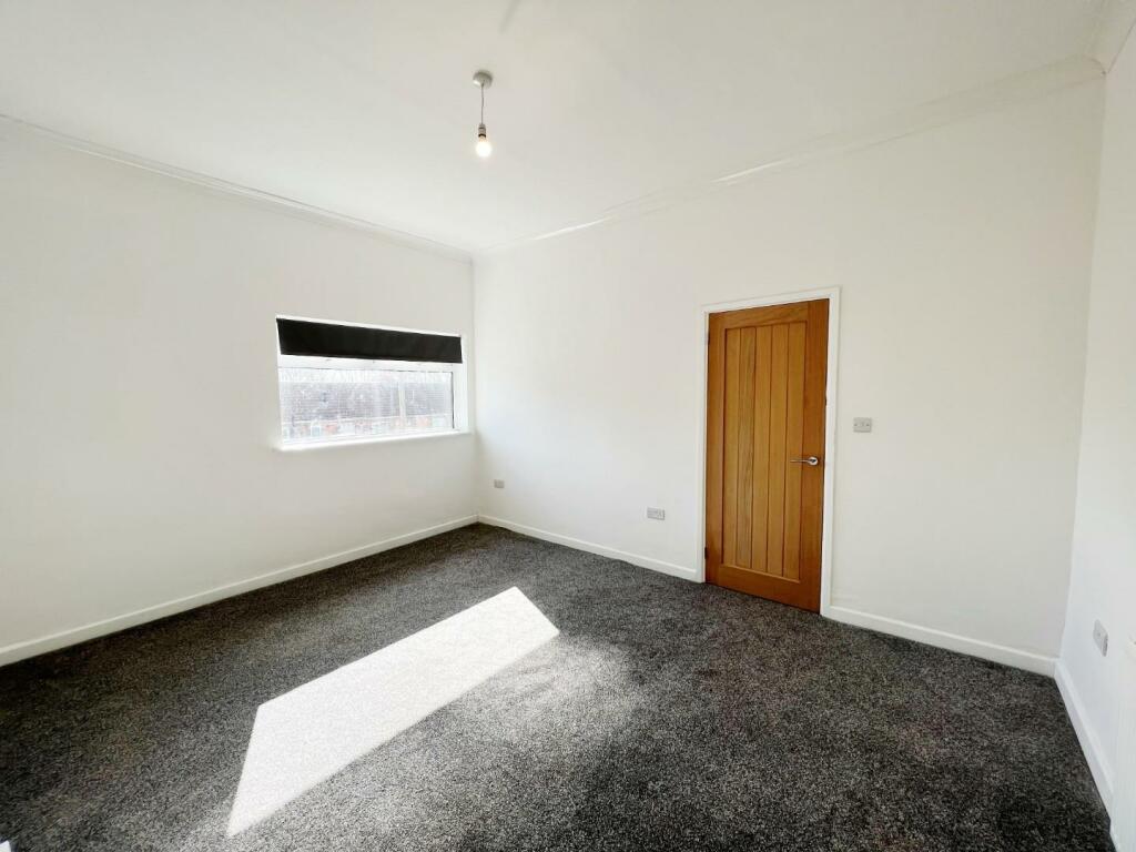 Bedroom 2 pic 2.jpg