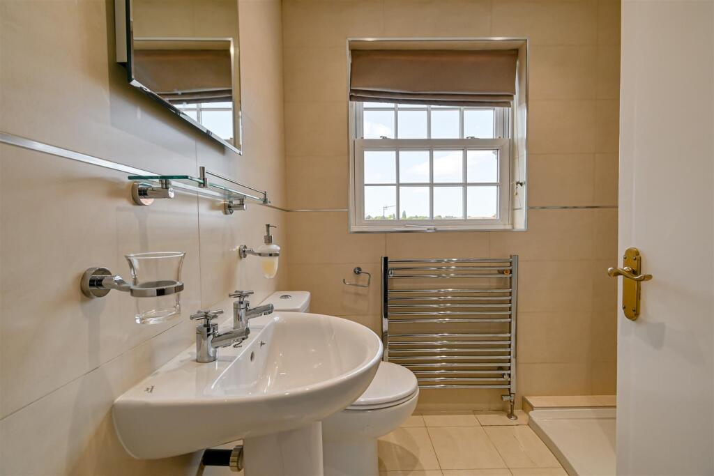 25 St  Leonards Close-08.jpg