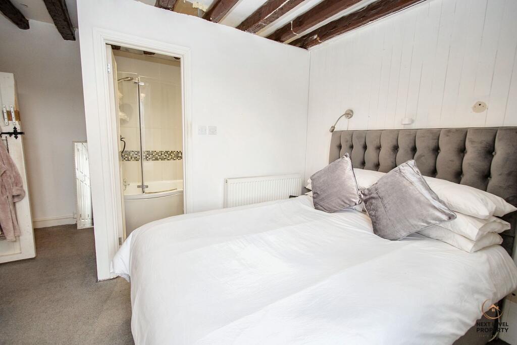 Bedroom 1 &amp; En-Suite Bathroom