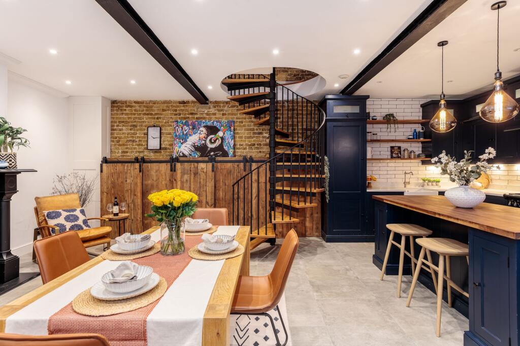 Open plan kitchen diner