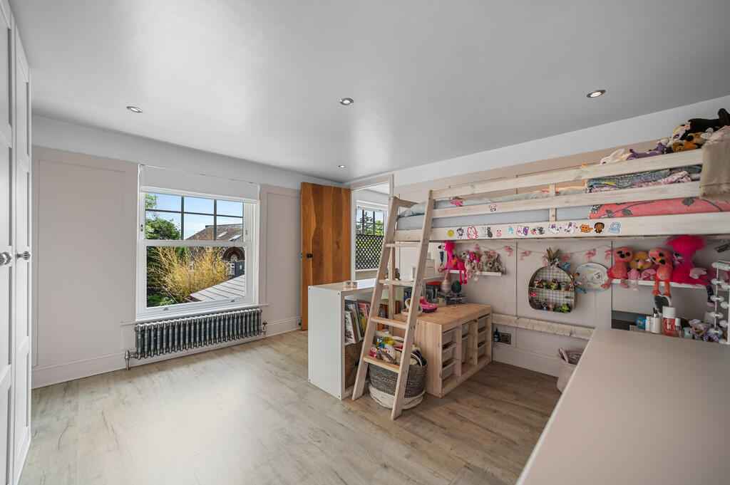 PT-FC(COL)-PondFa...