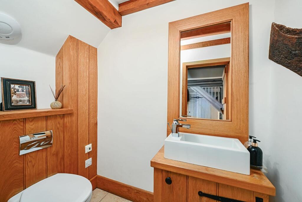 Tickham Cottage ME90HS (10).jpg