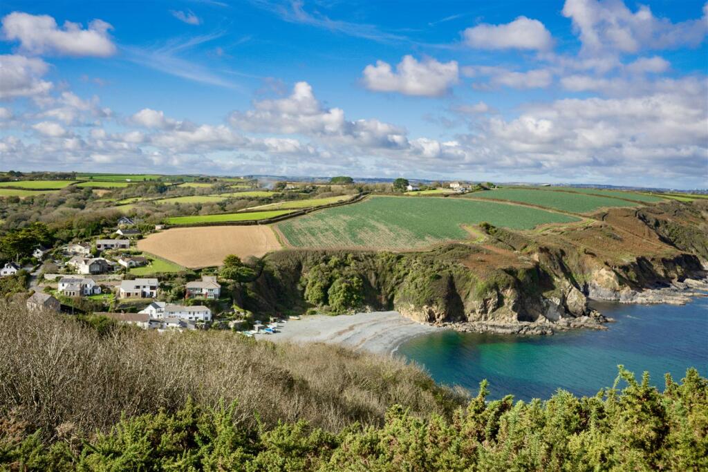 Porthallow Cove