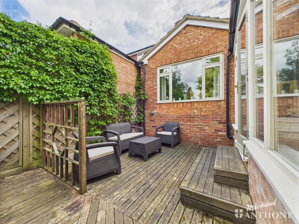 CAM03218G0-PR0659-STILL025