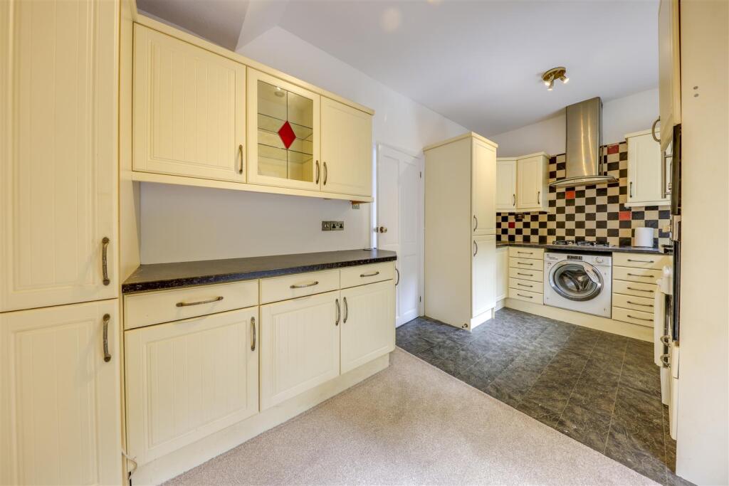 Kitchen / Dining