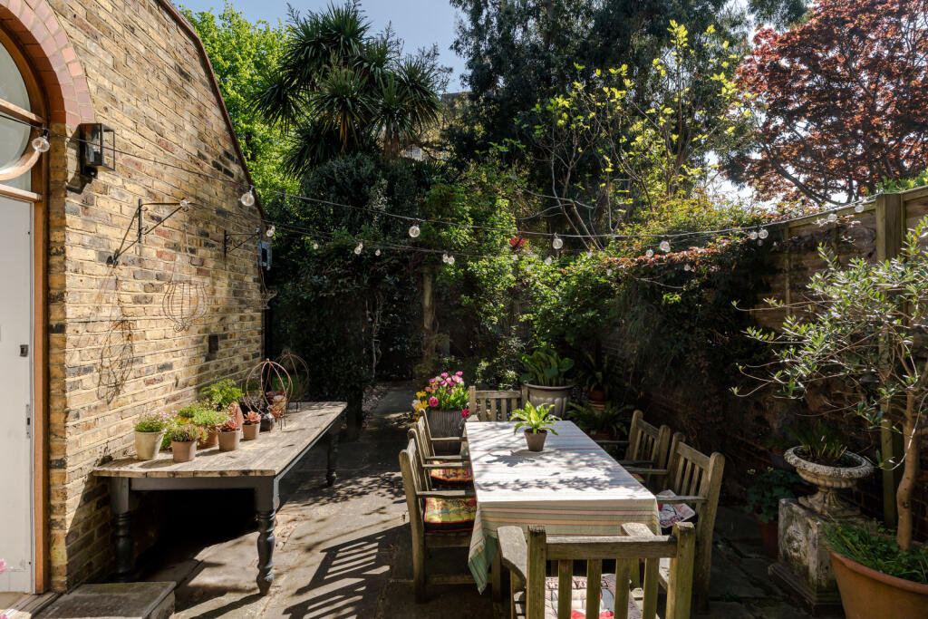 280446 - 35 Durand Garden-20.jpg