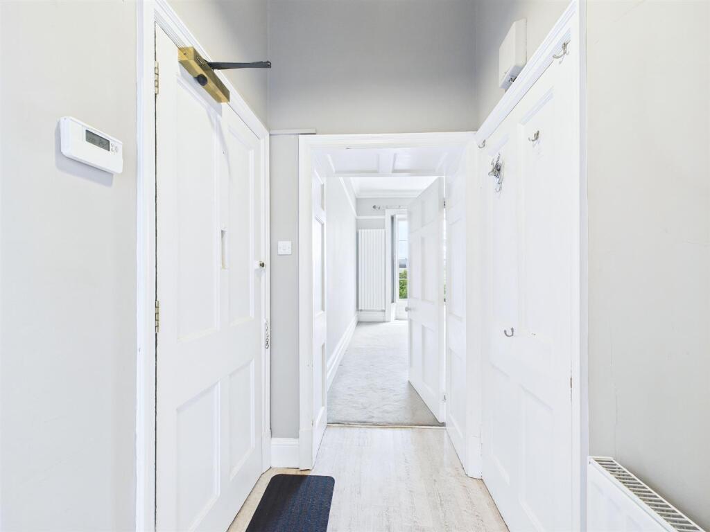 7 - 1 Bedroom Flat in Clifton.jpg