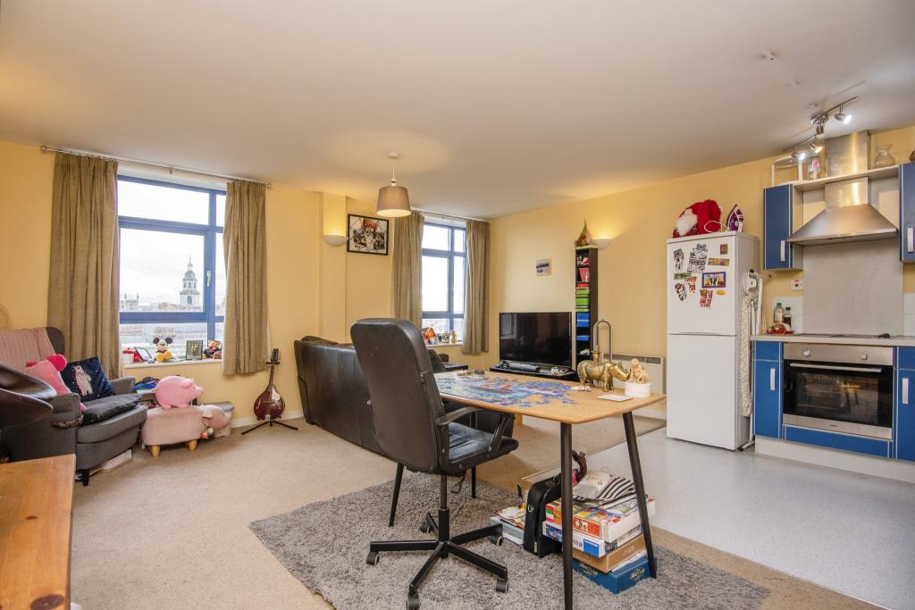 Lounge / Kitchen