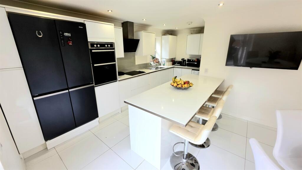 Kitchen/dining/reception