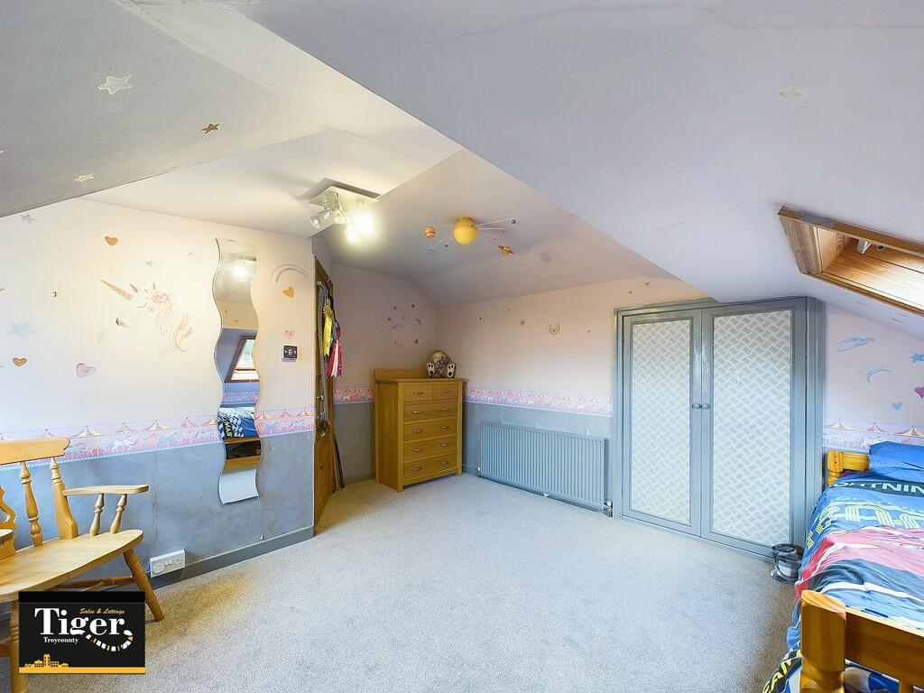 CAM02176G0-PR0427...