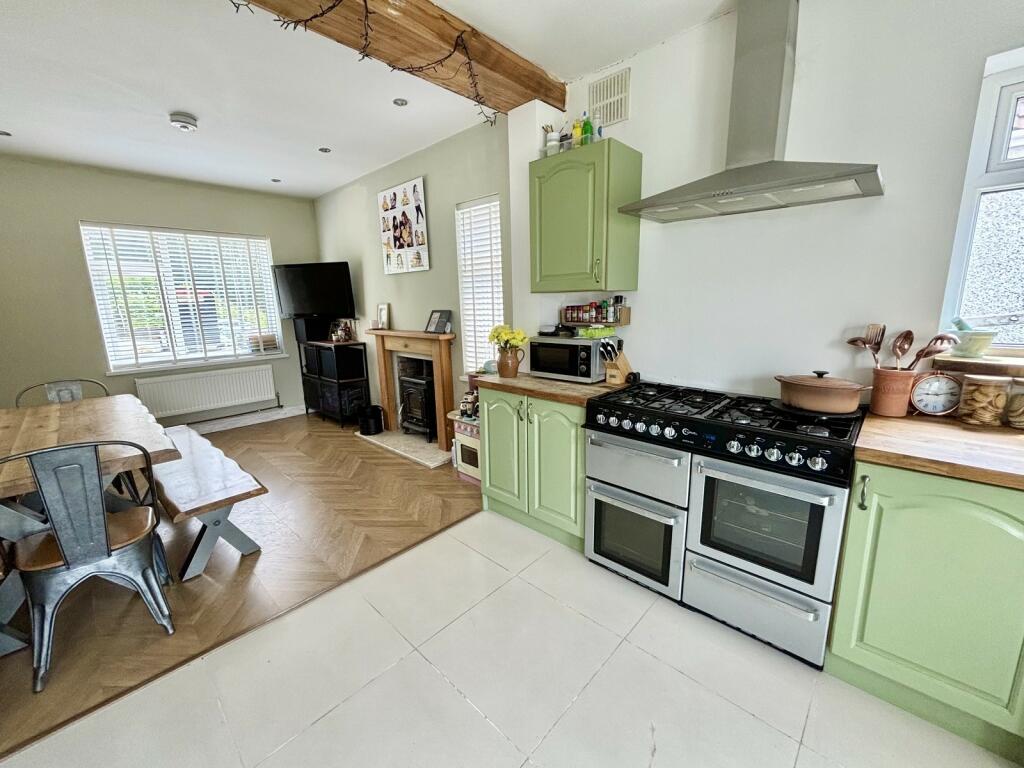 Kitchen/Dining Room