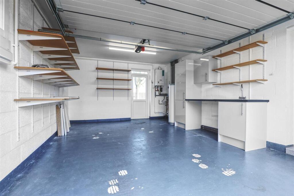 garage.jpg