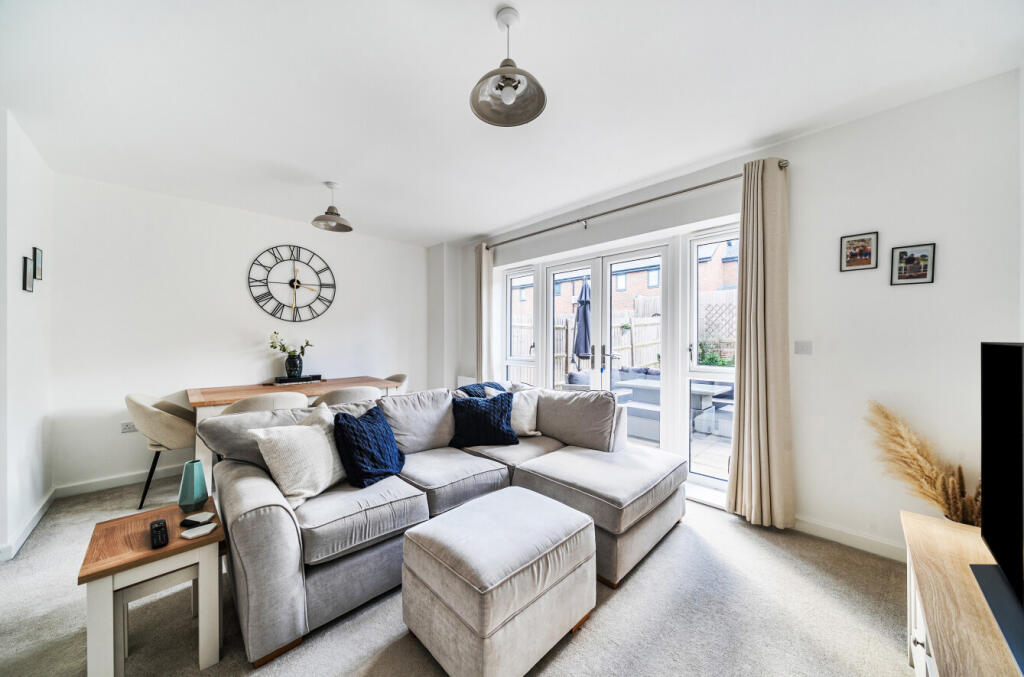 1348840-5-68bef40...