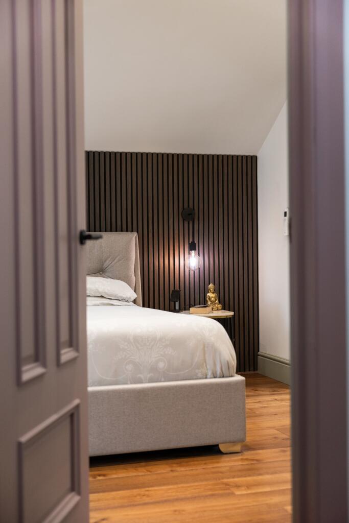 Principle bedroom