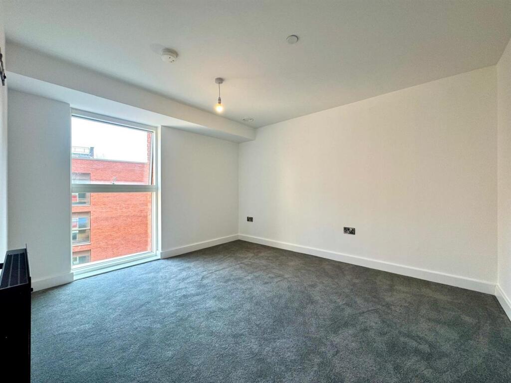Second bedroom pic 1.jpeg