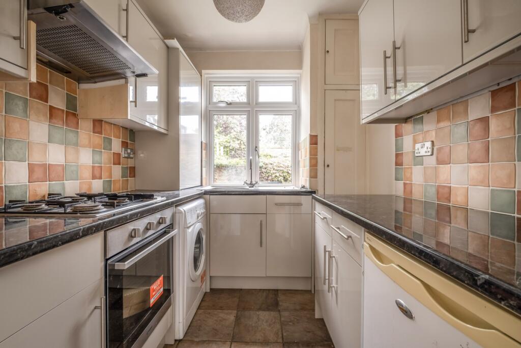 Flat-9-Greytiles-...