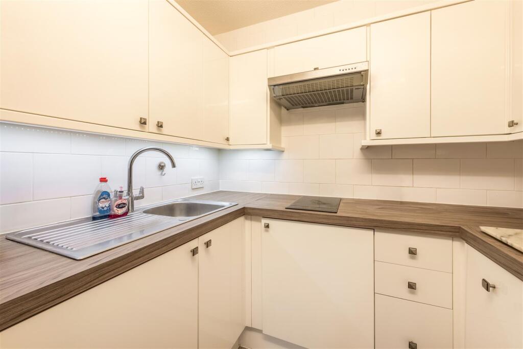 Flat 18 Homedrive House-3.jpg