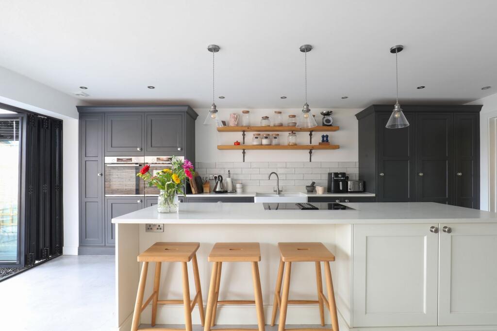 Kitchen / Dining