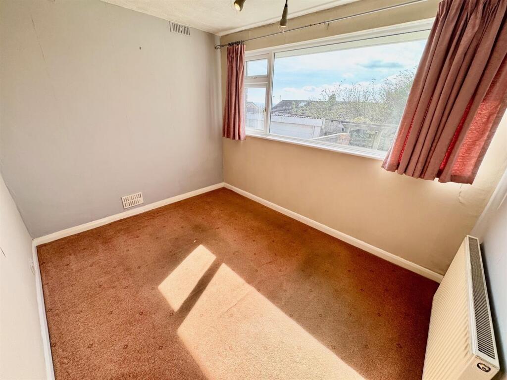 Bedroom 1.jpg