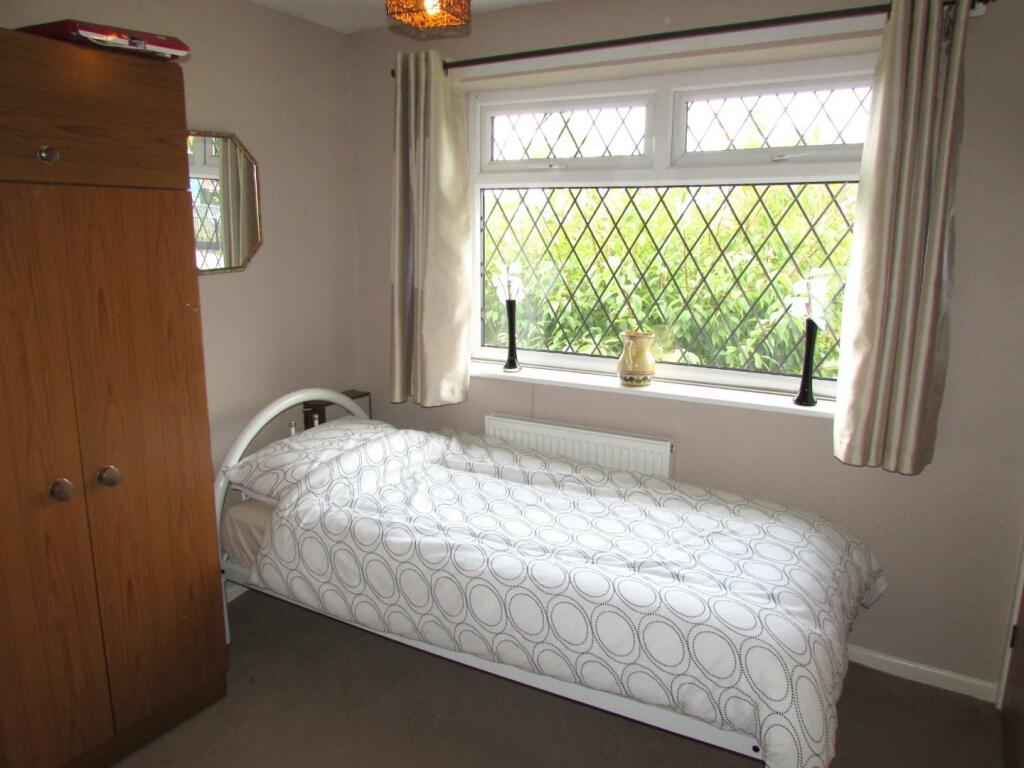 AshtonRd969bed2.JPG