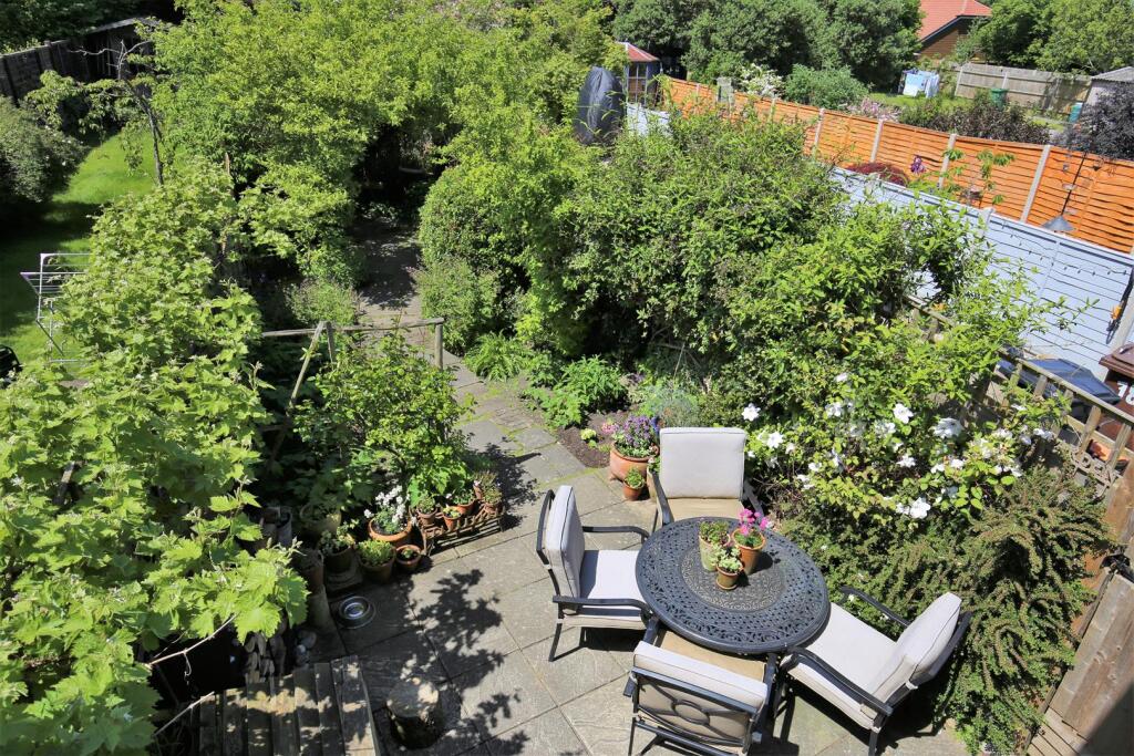 Beautiful Cottage Garden