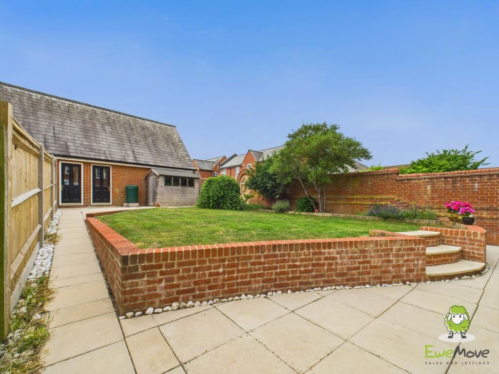 EweMove Basingstoke Estate Agents 17 Gaiger Avenue