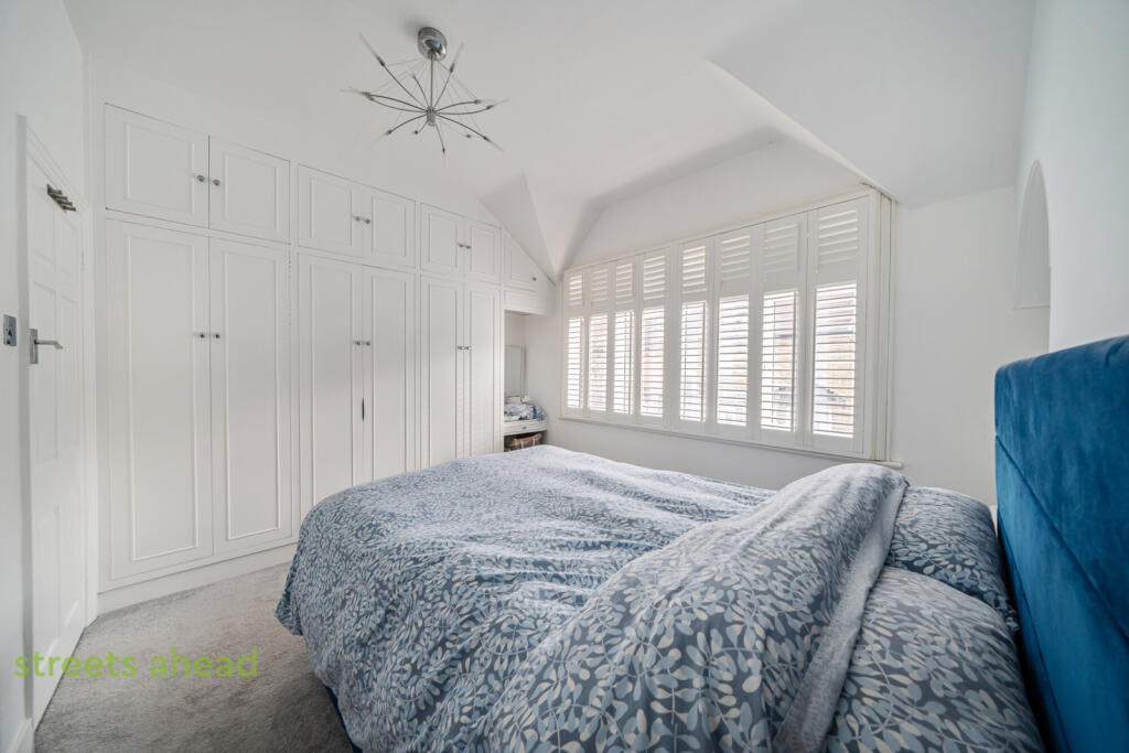 e979c43b-5b95-46e...