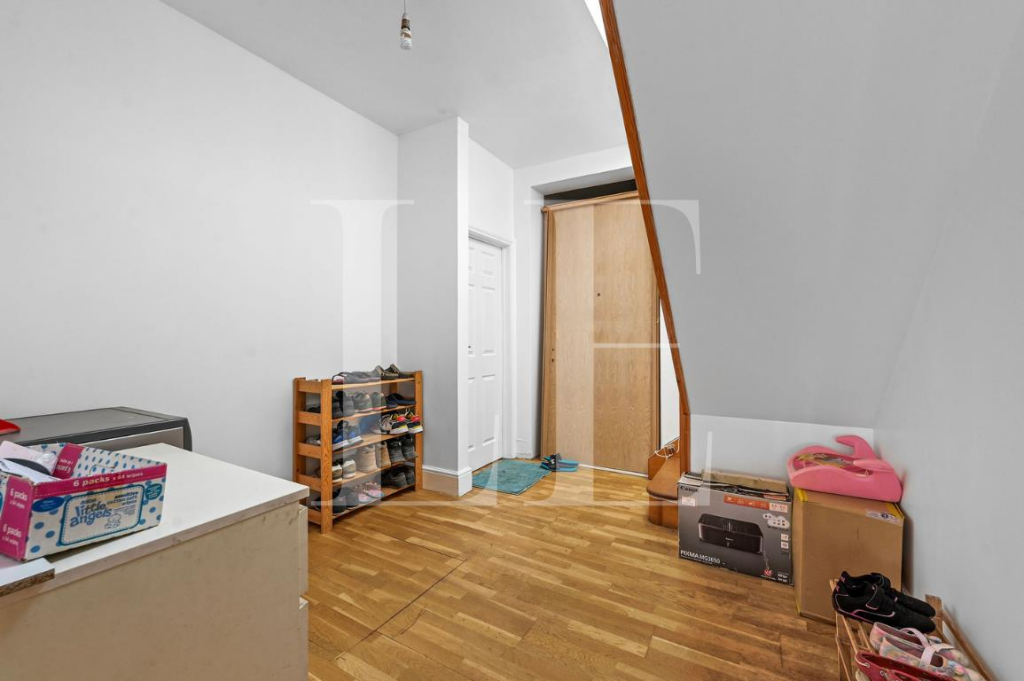 47 Westrow Gdn (19).png