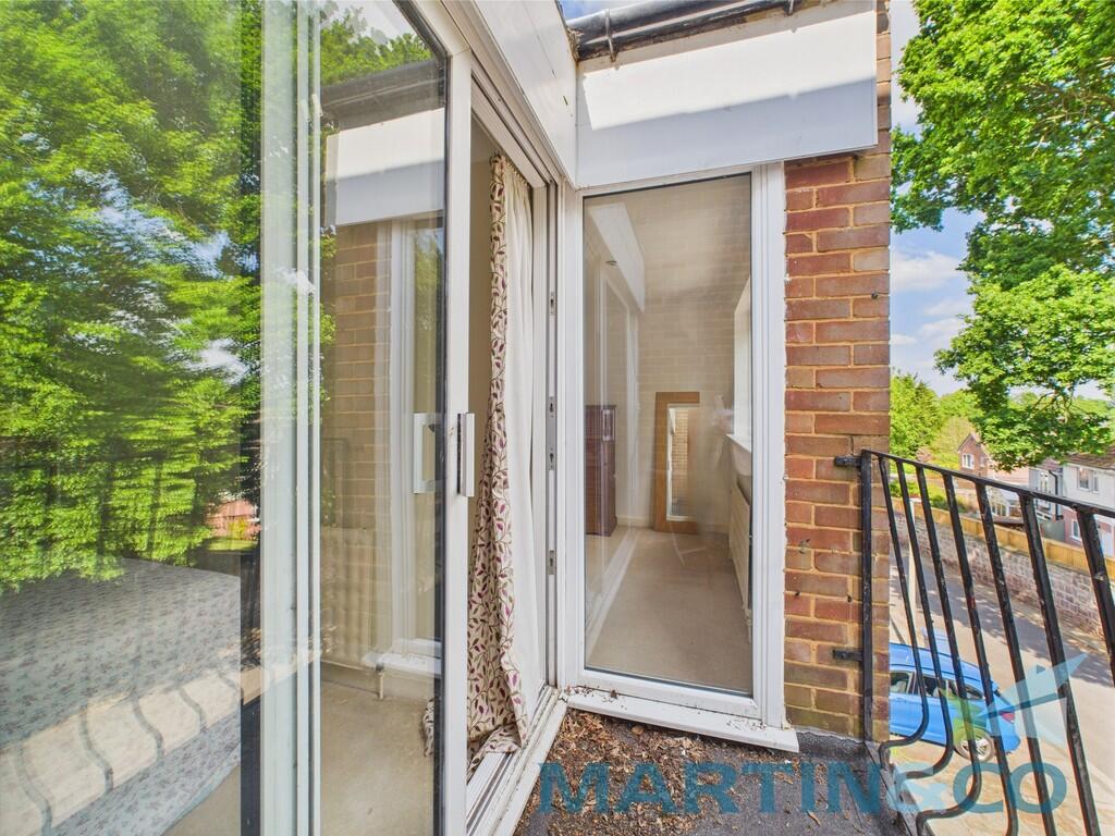 CAM01870G0-PR0168...