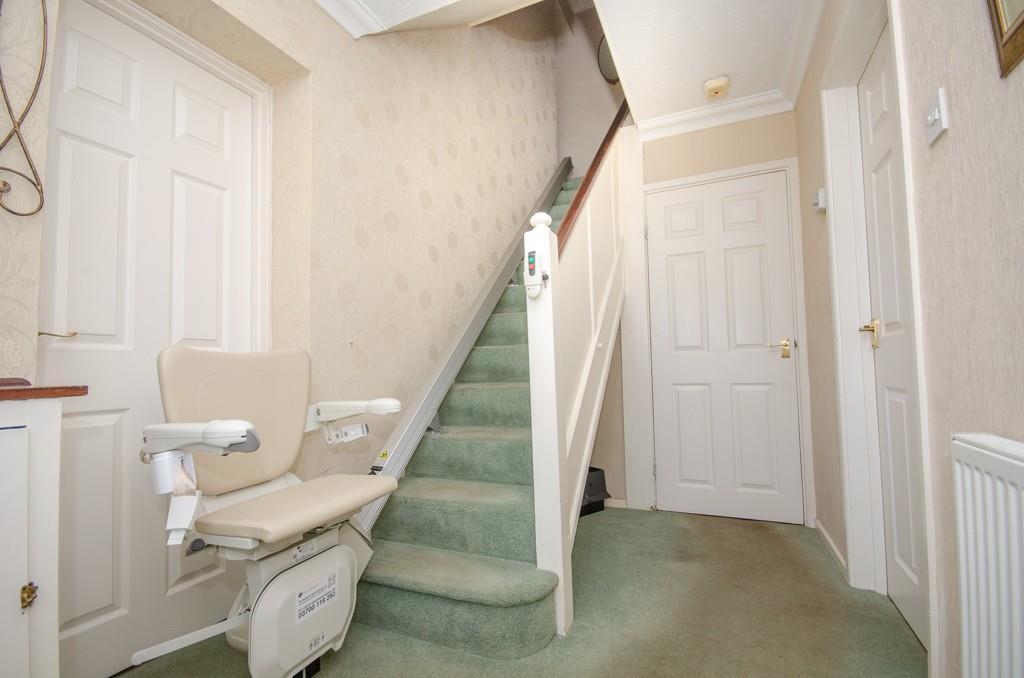 Entrance hall pic 2.jpg