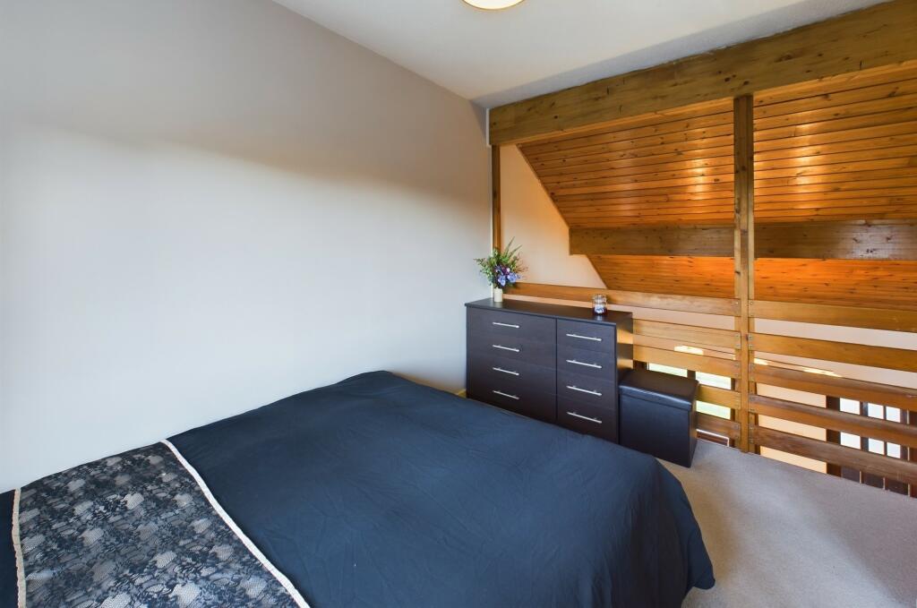 CAM02545G0-PR0281-STILL015