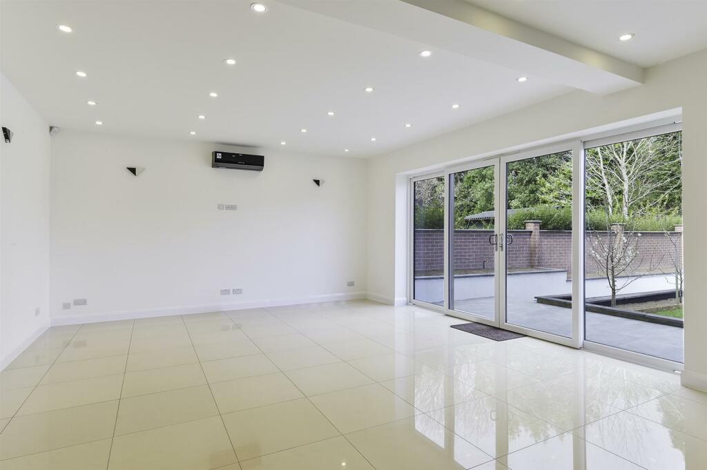 JOSEPHINE AVENUE, 75- (22).jpg