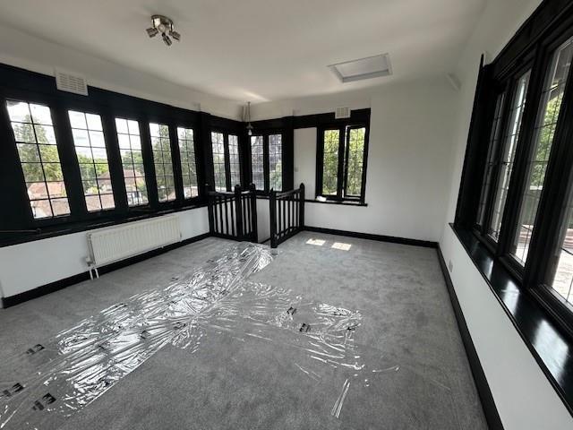 12 Tudor Hall top room 3.jpg