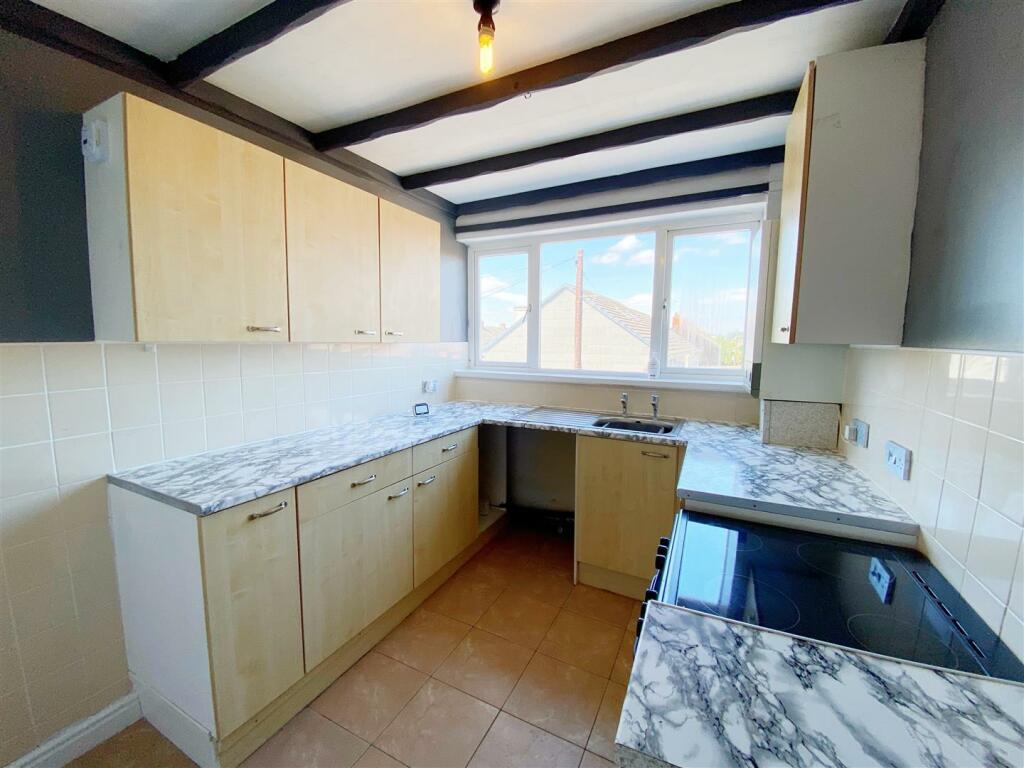 Kitchen 1.jpg