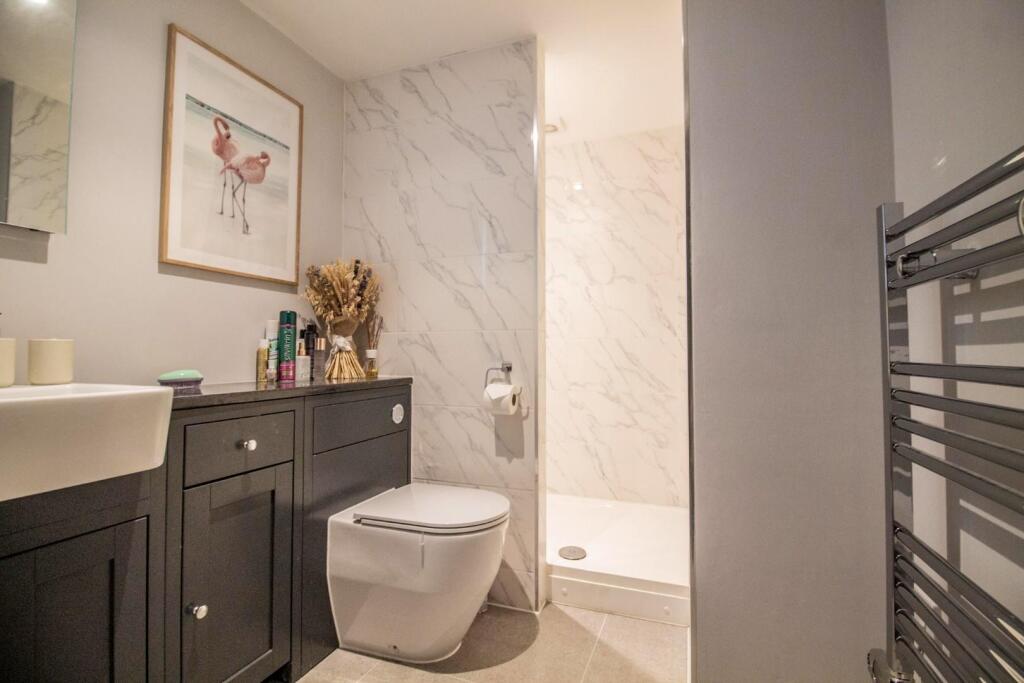 Apartment 1_Lawrence House [Shower Room] 03.jpg