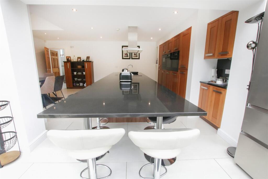 LARGE OPEN PLAN LIVING DINING KITCHEN