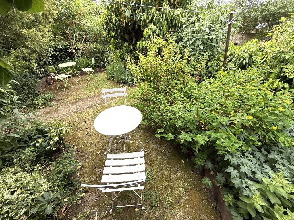 REAR GARDEN (C)