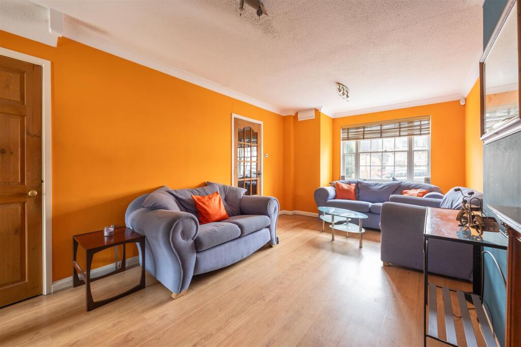 Handsworth Avenue, E4